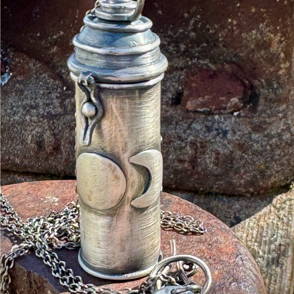 Intention Locket - Picture 6 of 8
